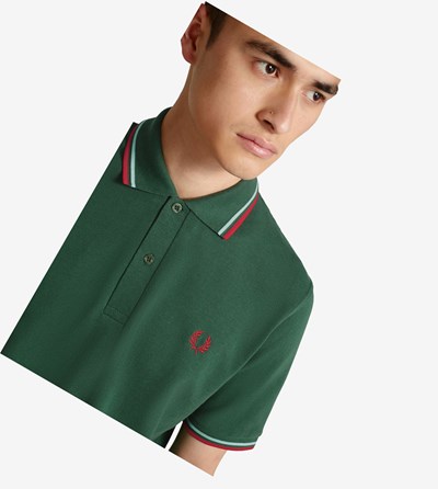 Green / Red Fred Perry M12 Men's Polo Shirts | FLQOH-4187