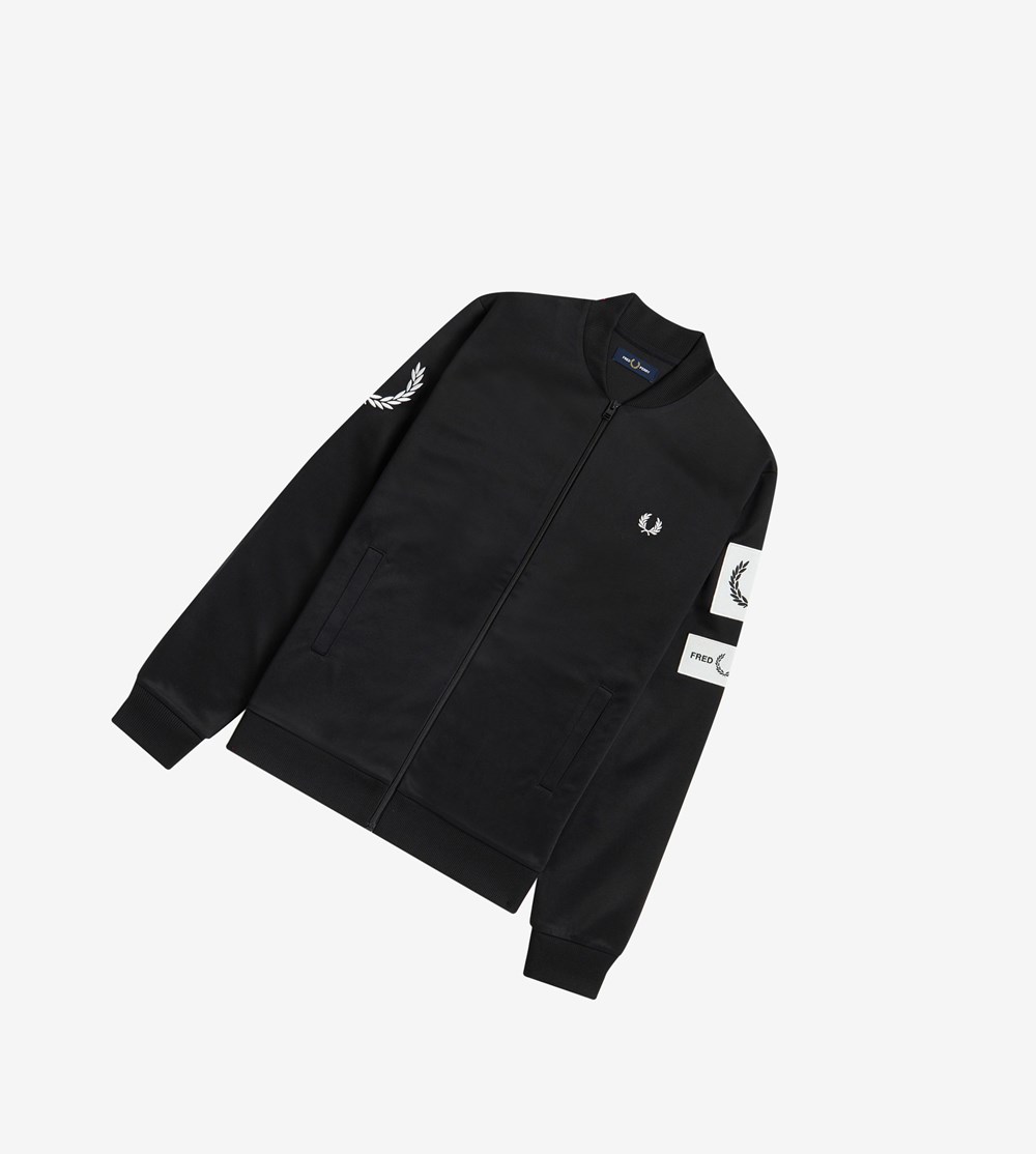 Black Fred Perry Badge Detail Men's Track Jacket | HVFNI-8397