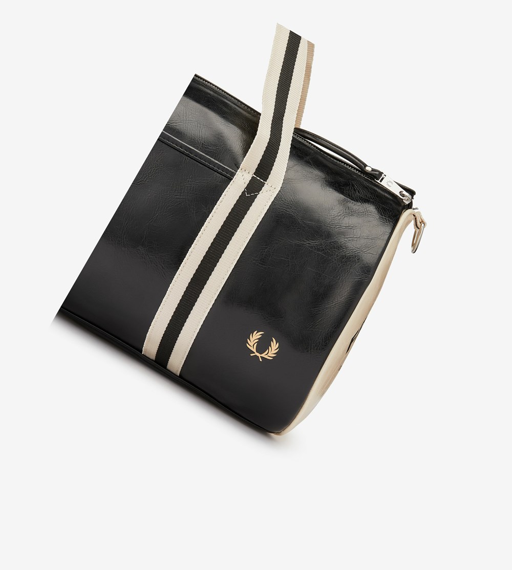 Black Fred Perry Classic Barrel Bag Men's Bags | WDLXS-7542